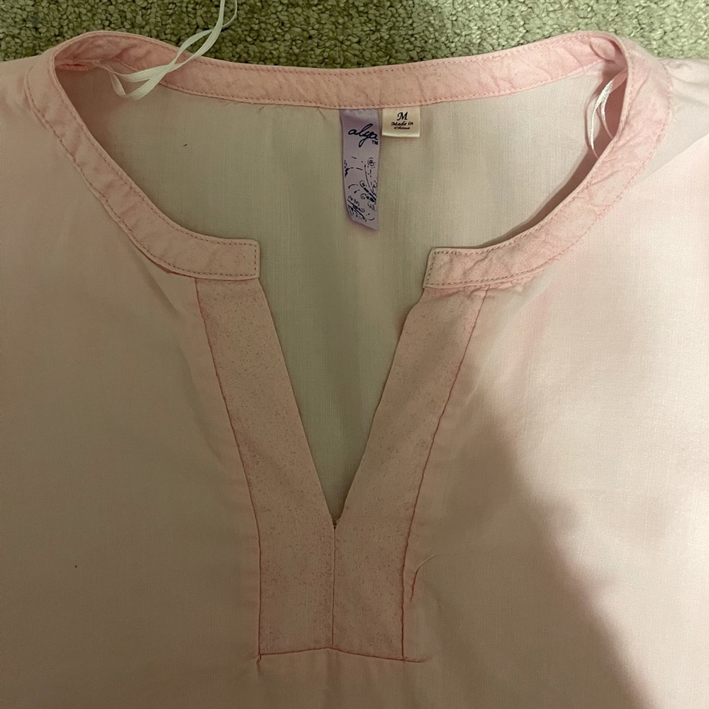 Pink blouse - Picture 2 of 5